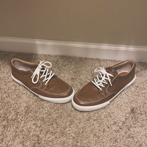 Mens St John’s Bay Brown and White Dress or Casual Shoe. Great condition